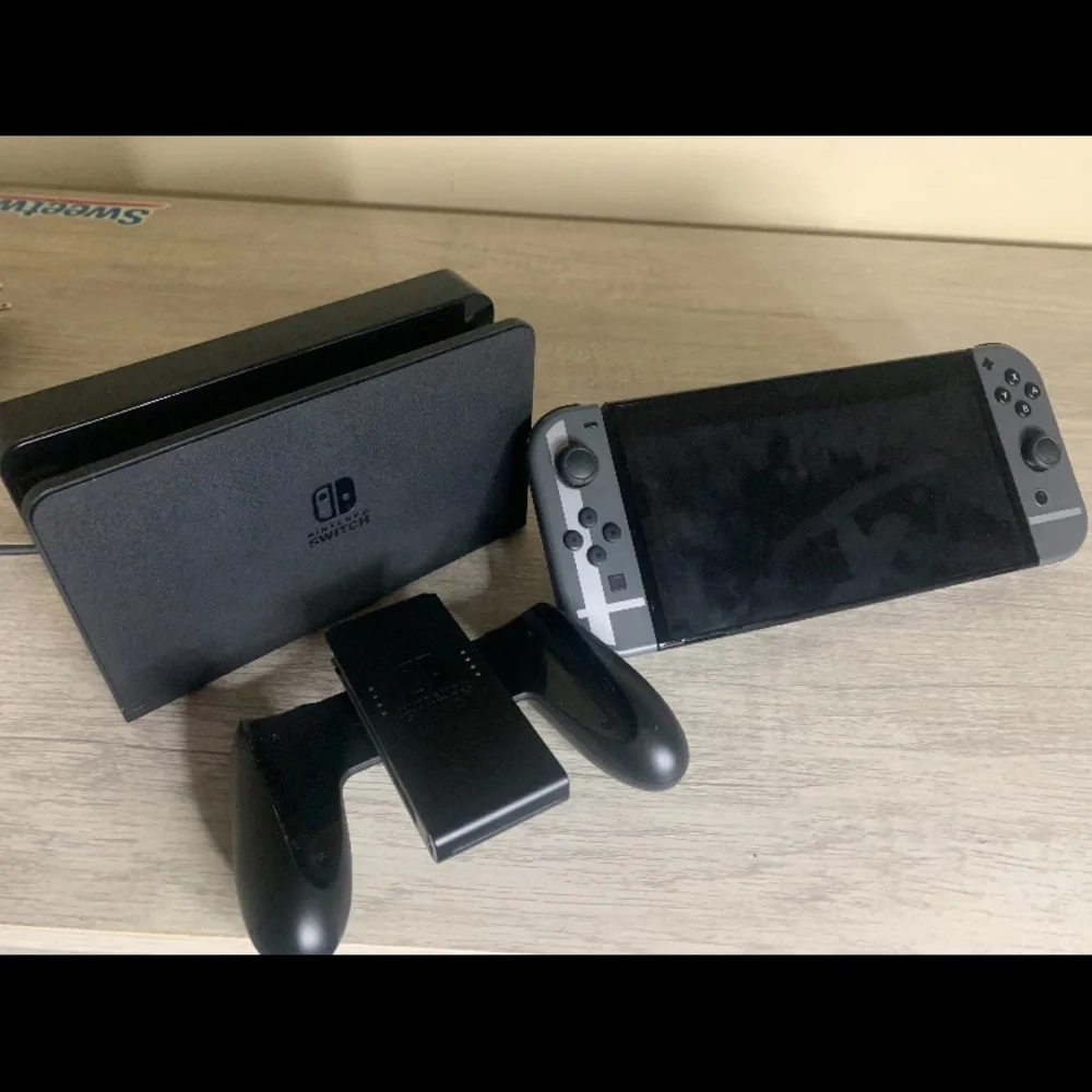 Nintendo Switch Console - Gray Joy-Con